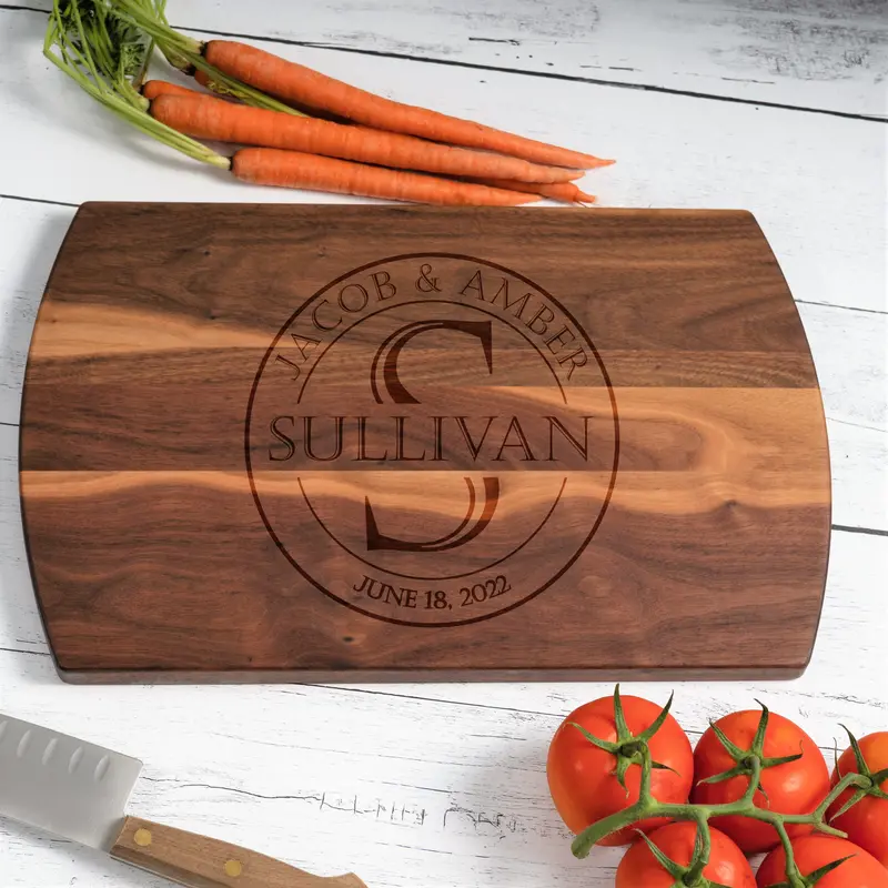 Family Circle | Personalized Engraved Cutting Board